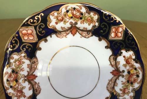 ROYAL ALBERT DERBY IMARI STYLE TEA TRIO x 1 CUP SAUCER CAKE PLATE BONE CHINA 1950`s ENGLAND FLORAL.c