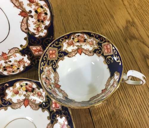 ROYAL ALBERT DERBY IMARI STYLE TEA TRIO x 1 CUP SAUCER CAKE PLATE BONE CHINA 1950`s ENGLAND FLORAL.c