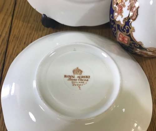 ROYAL ALBERT DERBY IMARI STYLE TEA TRIO x 1 CUP SAUCER CAKE PLATE BONE CHINA 1950`s ENGLAND FLORAL.c