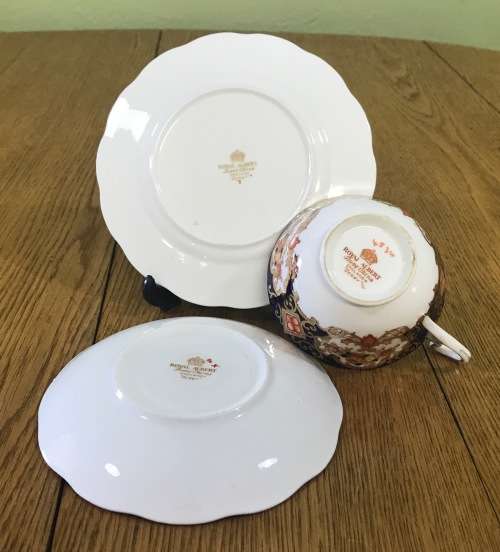 ROYAL ALBERT DERBY IMARI STYLE TEA TRIO x 1 CUP SAUCER CAKE PLATE BONE CHINA 1950`s ENGLAND FLORAL.d