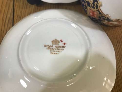ROYAL ALBERT DERBY IMARI STYLE TEA TRIO x 1 CUP SAUCER CAKE PLATE BONE CHINA 1950`s ENGLAND FLORAL.d