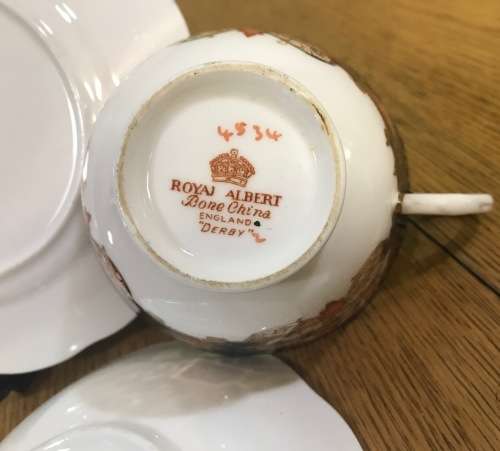 ROYAL ALBERT DERBY IMARI STYLE TEA TRIO x 1 CUP SAUCER CAKE PLATE BONE CHINA 1950`s ENGLAND FLORAL.d