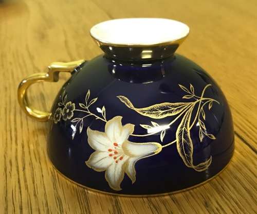 TEA TRIO`S x 6 JOHANN HAVILAND BAVARIA GERMANY COBALT and GILT LEAVES LILY WHITE FLOWERS MAGNIFICENT