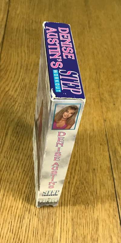 DENISE AUSTIN`S STEP WORKOUT Featuring the REEBOK STEP 81 PARADE VIDEO VHS 40 MINUTES 1991.
