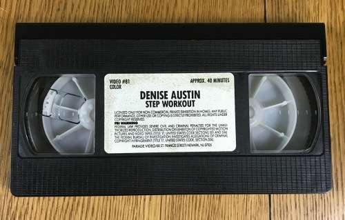 DENISE AUSTIN`S STEP WORKOUT Featuring the REEBOK STEP 81 PARADE VIDEO VHS 40 MINUTES 1991.
