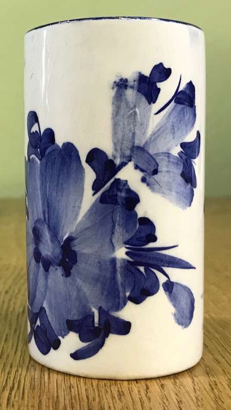 VASE SMALL SPOON HOLDER PORCELAIN BLUE AND WHITE NO NAME BRAND WINDMILLFLOWERS DUTCH!!! Read notes..