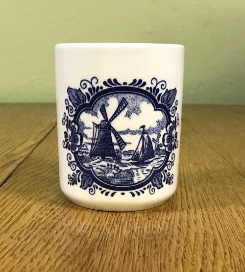 VASE SPOON OR PENCIL HOLDER PORCELAIN BLUE AND WHITE MADE IN BRITAIN WINDMILLS SAILING BOATS