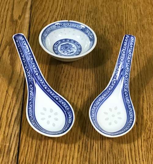 Oriental Chinese Porcelain Spoons x 2 + Bowl x 1 Made in China