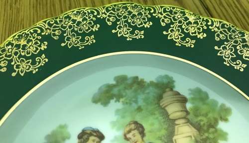 LIMOGES LA REINE French Porcelain Plate A16 FRAGONARD FRANCE GREEN and GILT BORDER 188mm Diameter.
