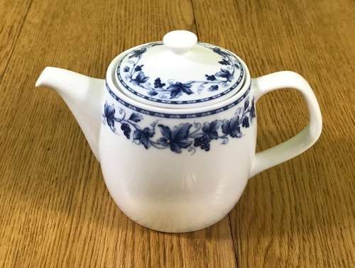TEA for 2 TEAPOT 2 TRIOS MILK SUGAR 2 SMALL BOWLS PATRA FINE PORCELAIN THAILAND NIKKO BLUE and WHITE