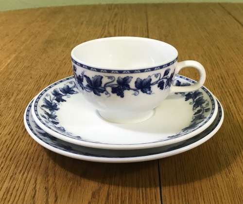 TEA for 2 TEAPOT 2 TRIOS MILK SUGAR 2 SMALL BOWLS PATRA FINE PORCELAIN THAILAND NIKKO BLUE and WHITE