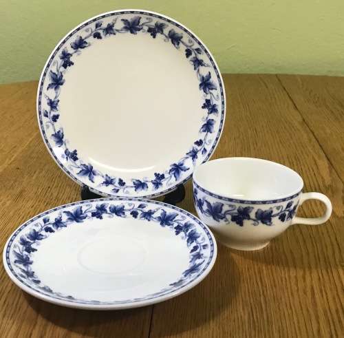 TEA for 2 TEAPOT 2 TRIOS MILK SUGAR 2 SMALL BOWLS PATRA FINE PORCELAIN THAILAND NIKKO BLUE and WHITE