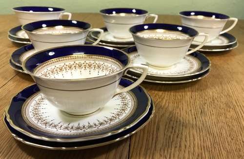 ROYAL WORCESTER ENGLAND 6 x TEA TRIO`s - Cups, Cake Plates and Saucers REGENCY PATTERN 1950 SCARCE!