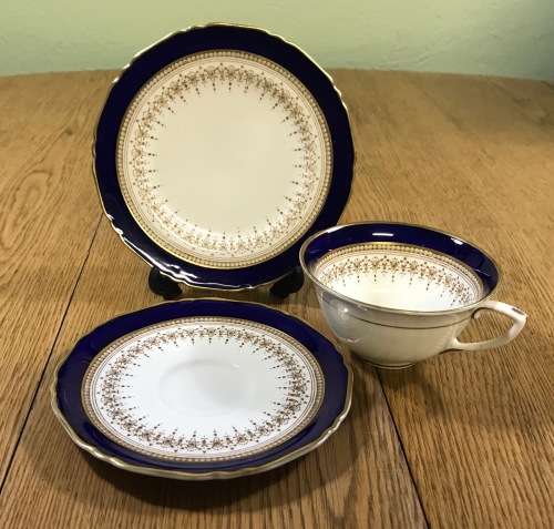 ROYAL WORCESTER ENGLAND 6 x TEA TRIO`s - Cups, Cake Plates and Saucers REGENCY PATTERN 1950 SCARCE!