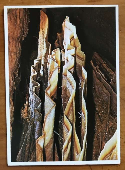CANGO WONDER CAVES OUDSTHOORN CAPE UNFURLED FLAGS KANDO WONDERGROT ONTPLOOIDE VAANDELS POSTCARD