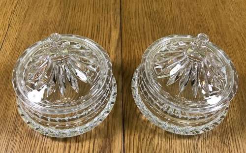 PAIR of ROUND CRYSTAL LIDDED BOWLS TRINKET DISHES JEWELLERY HOLDERS VANITY - STUNNING!!! IDENTICAL