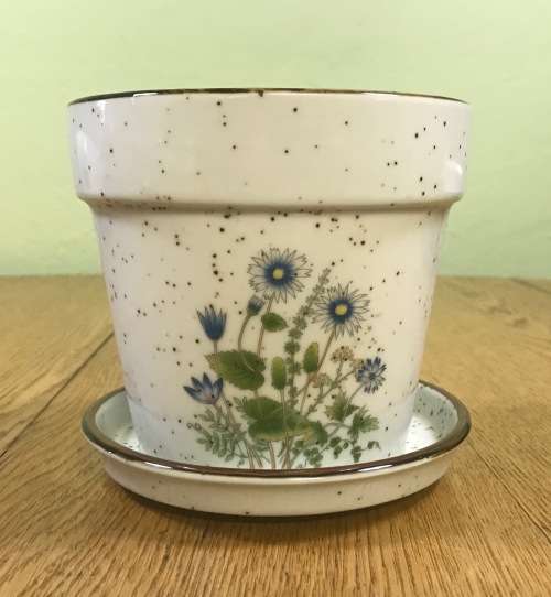 CERAMIC PLANTER with TRAY MADE in JAPAN PLANTS and FLOWERS !!!!!!!STUNNING!!!!!!!