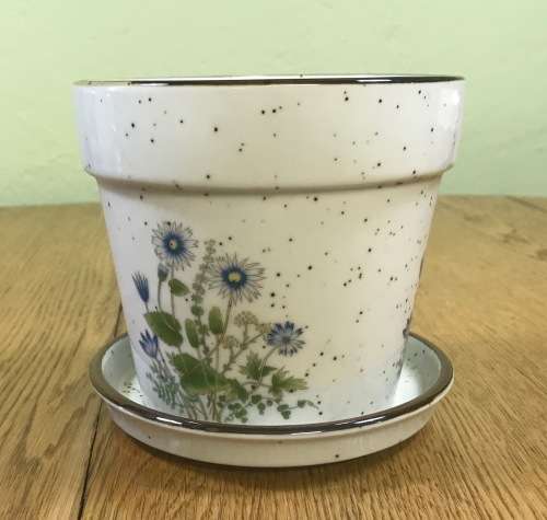 CERAMIC PLANTER with TRAY MADE in JAPAN PLANTS and FLOWERS !!!!!!!STUNNING!!!!!!!