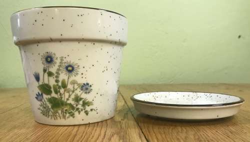 CERAMIC PLANTER with TRAY MADE in JAPAN PLANTS and FLOWERS !!!!!!!STUNNING!!!!!!!