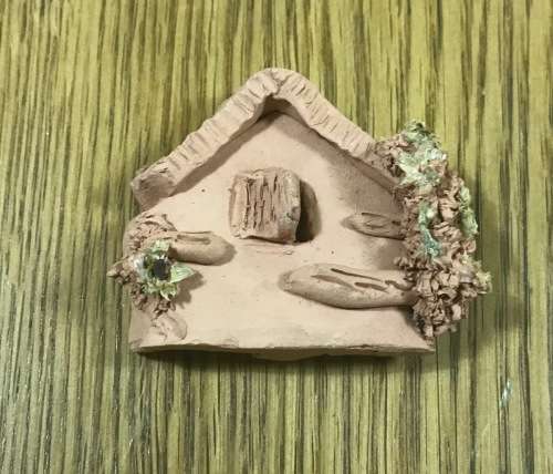 TERRACOTTA CLAY HOME WALL HANGINGS of HOUSES x 4 and 1 x 3 KEY HANGING RACK HOLDER STAMPED `SMITH`