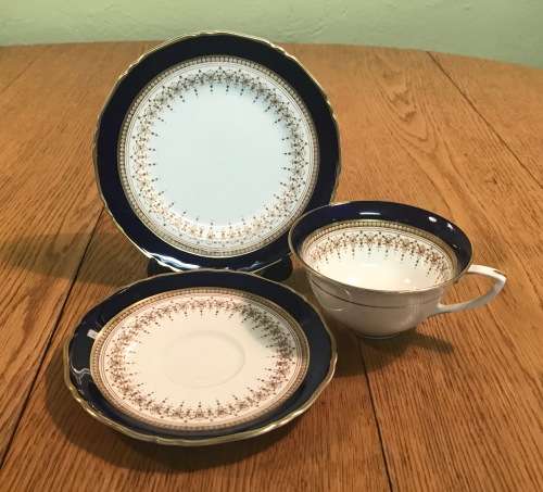 ROYAL WORCESTER ENGLAND 1 x TEA TRIO - Cup, Cake Plate and Saucer REGENCY PATTERN 1950 SCARCE! b
