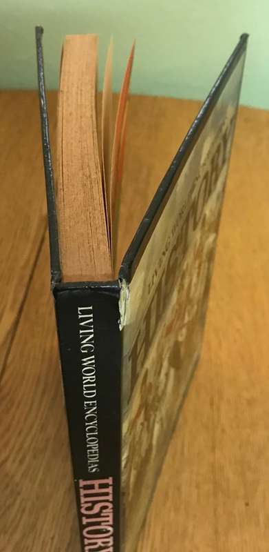 LIVING WORLD ENCYCLOPEDIAS HISTORY Text by GARETH H. BROWNING COLLINS 1975 125 Pages.