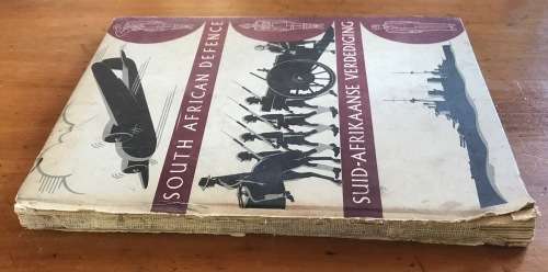 SOUTH AFRICAN DEFENCE SUID-AFRKAANSE VERDEDIGING Cigarette Cards Album Book UNITED TOBACCO SOLDIERS