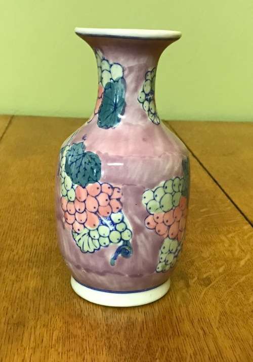 VASE POTTERY CERAMIC with bunches of grapes & vine decoration for flowers  floral  Made in CHINA.