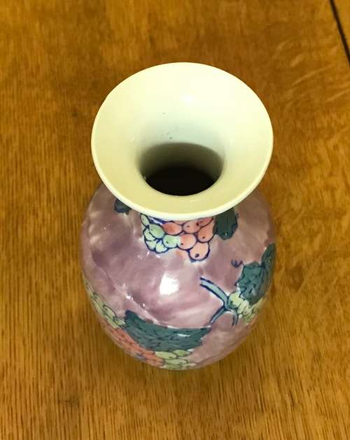 VASE POTTERY CERAMIC with bunches of grapes & vine decoration for flowers  floral  Made in CHINA.