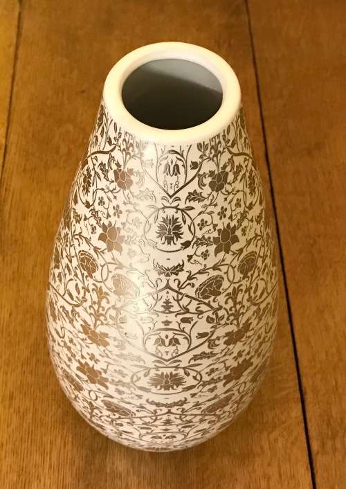VASE LARGE POTTERY CERAMIC SILVER CHRISTMASSY DECORATION for flowers floral STUNNING!!!