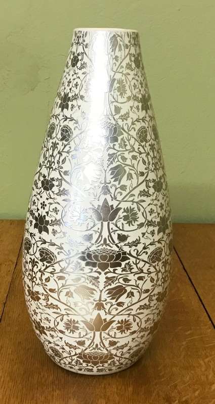 VASE LARGE POTTERY CERAMIC SILVER CHRISTMASSY DECORATION for flowers floral STUNNING!!!