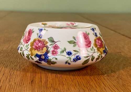 POT POURRI ROUND PORCELAIN HOLDER PRINKNASH POTTERY GLOUCESTER ENGLAND ROSES & FLOWER DECORATION
