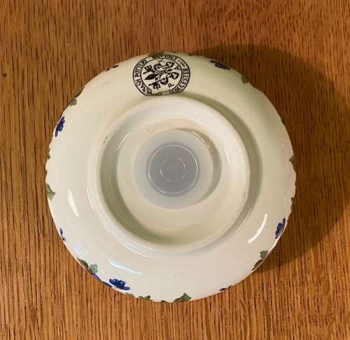 POT POURRI ROUND PORCELAIN HOLDER PRINKNASH POTTERY GLOUCESTER ENGLAND ROSES & FLOWER DECORATION