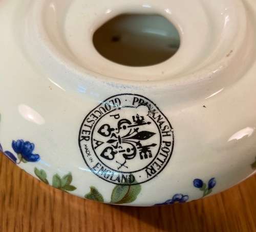 POT POURRI ROUND PORCELAIN HOLDER PRINKNASH POTTERY GLOUCESTER ENGLAND ROSES & FLOWER DECORATION