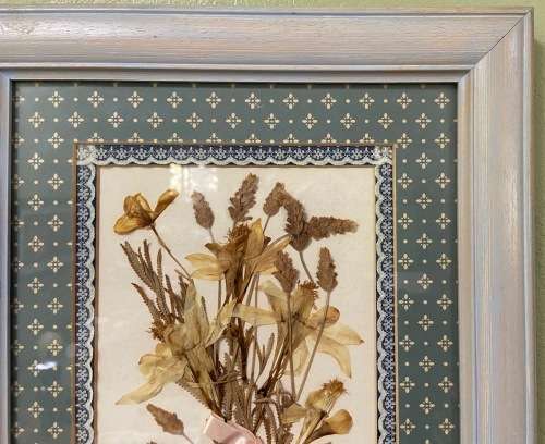 Pressed Dried Flower Artwork "Country Garden" by Yvonne Lindsay 1993 in Biggie Best Style Frame