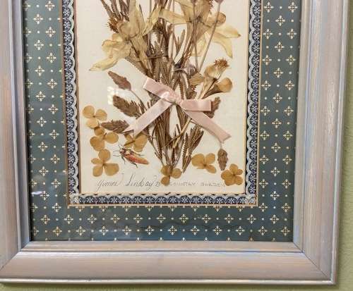 Pressed Dried Flower Artwork "Country Garden" by Yvonne Lindsay 1993 in Biggie Best Style Frame