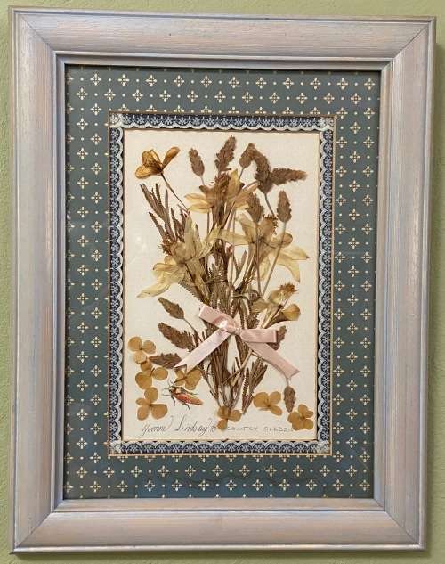 Pressed Dried Flower Artwork "Country Garden" by Yvonne Lindsay 1993 in Biggie Best Style Frame