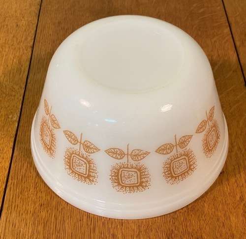 Heat Proof `F` Federal Glass Company Made in USA Mixing BOWL with DECORATION - Used.
