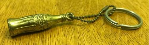 KEYRING x 1 - GOLD COLOURED COKE BOTTLE - KEY RING