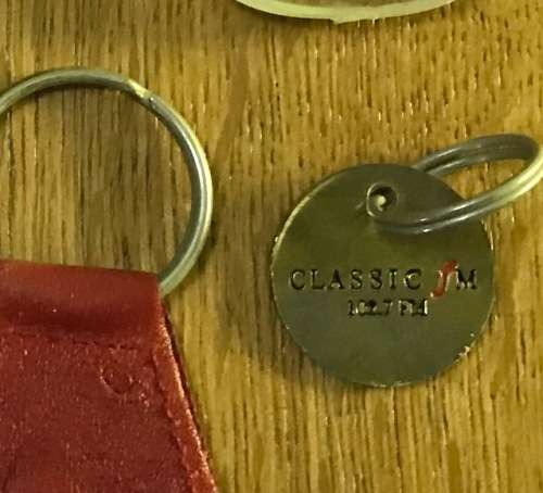 KEYRINGS x 7 - MIXED KEY RINGS AS SEEN - GUIDE DOGS - BOTTLE - MILLS - MONTU BUSCH GARDENS