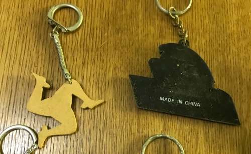 KEYRINGS x 7 - MIXED KEY RINGS AS SEEN - GUIDE DOGS - BOTTLE - MILLS - MONTU BUSCH GARDENS