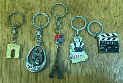 KEYRINGS x 5 - FRANCE - CANNES - PARIS - NOTRE-DAME - ARC DE TRIOMPHE - NICE- EIFFEL TOWER KEY RINGS
