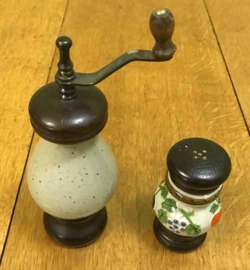 SALT SHAKER & PEPPER GRINDER - CERAMIC & WOOD - FLOWERS & FRUIT - NICE!!!!!
