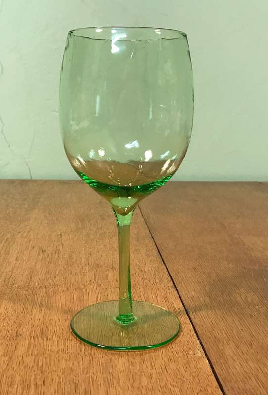 WINE GLASS - RED or WHITE - Colour GREEN! with light patterning! STUNNING!!!