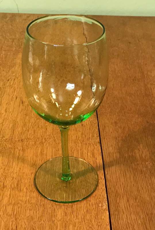 WINE GLASS - RED or WHITE - Colour GREEN! with light patterning! STUNNING!!!