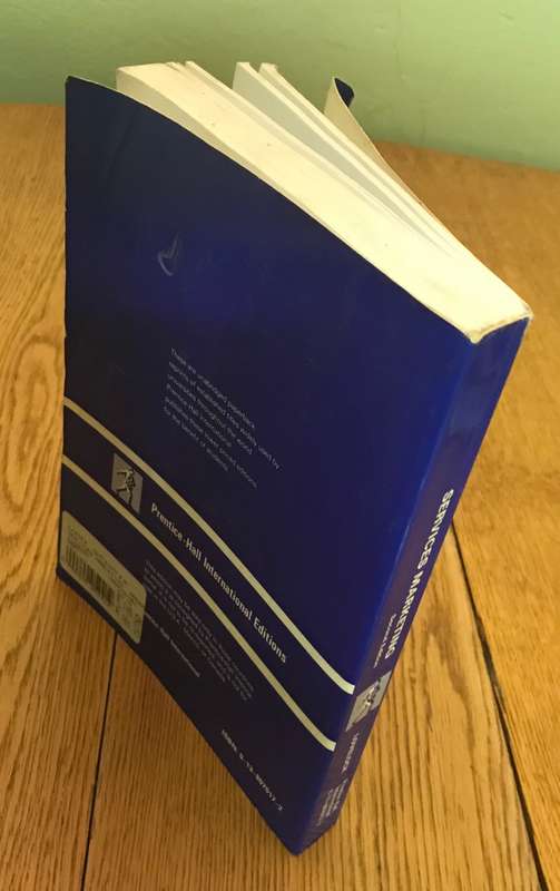 SERVICES MARKETING - CHRISTOPHER H. LOVELOCK - 2nd Edition - 1991 - Softcover.