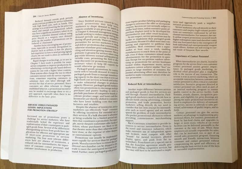 SERVICES MARKETING - CHRISTOPHER H. LOVELOCK - 2nd Edition - 1991 - Softcover.
