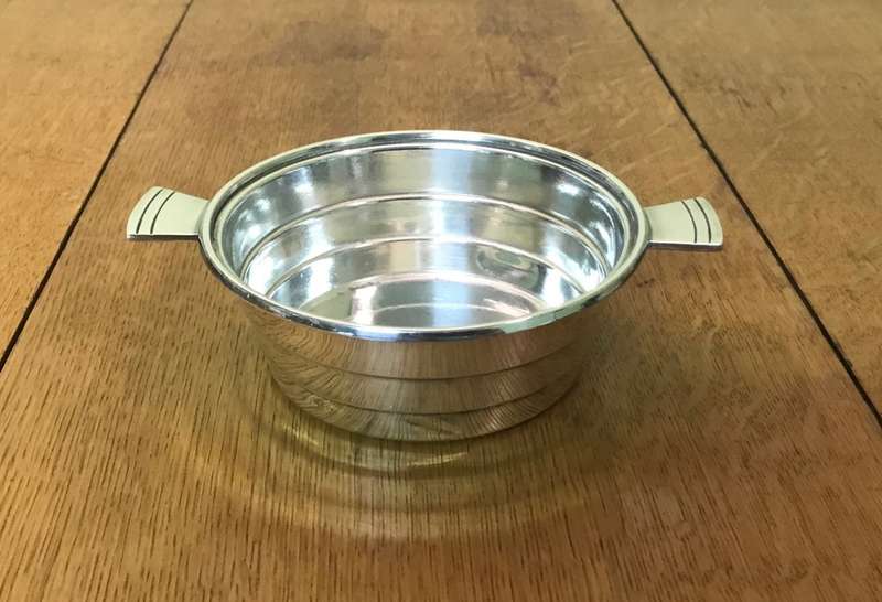 STUNNING 2 HANDLED EPNS ELECTRO-PLATED NICKEL SILVER BOWL.