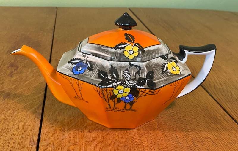 TEA SET - SHELLEY "look-alike" TEA SET 5 x TRIO`s CREAMER SUGAR TEAPOT CAKE PLATE ART DECO! STUNNING