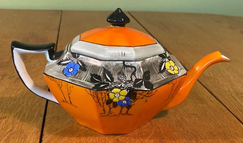TEA SET - SHELLEY "look-alike" TEA SET 5 x TRIO`s CREAMER SUGAR TEAPOT CAKE PLATE ART DECO! STUNNING